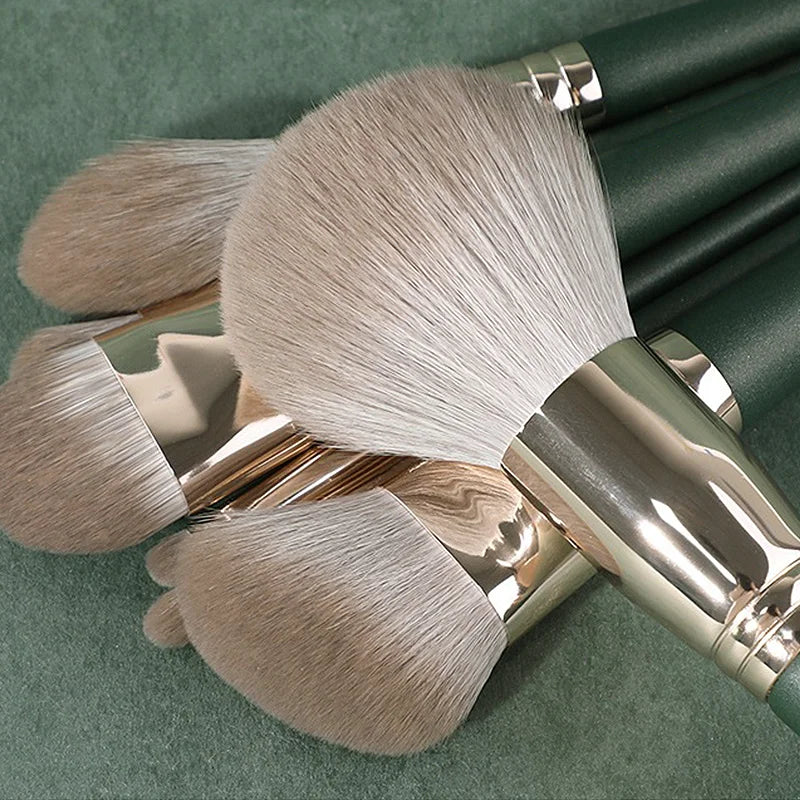 14-Piece Makeup Brush Set - Soft, Fluffy & Versatile Beauty Tools