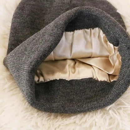 Satin-Lined Slouchy Beanie – Anti-Static Winter Hat for Sleep & Everyday Wear
